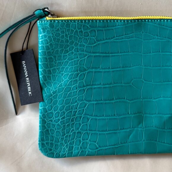 Banana Republic Embossed Turquoise Wristlet - Picture 2 of 6